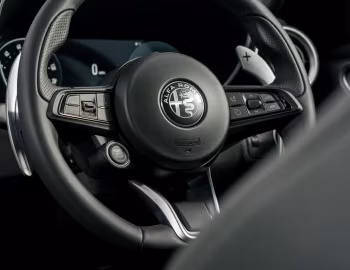 Intérieur Alfa Romeo Giulia Veloce [UK-spec] (952) '2023–pr.