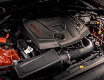 Sous la capuche Alfa Romeo Giulia Veloce [UK-spec] (952) '2023–pr.