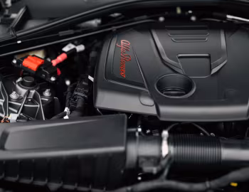 Sous la capuche Alfa Romeo Giulia Veloce [Japan] (952) '2023–pr.