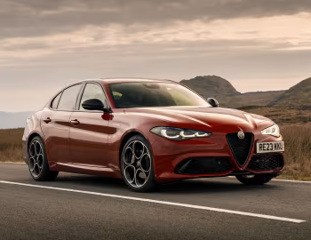 Alfa Romeo Giulia Veloce [UK-spec] (952) '2023–pr.