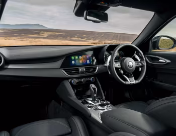Intérieur Alfa Romeo Giulia Veloce [UK-spec] (952) '2023–pr.