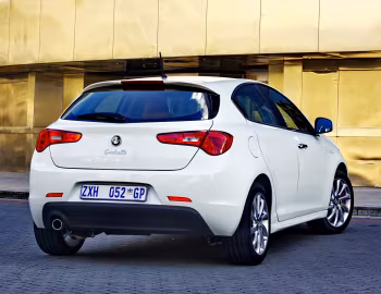 Alfa Romeo Giulietta [South Africa] (940) '2011–14