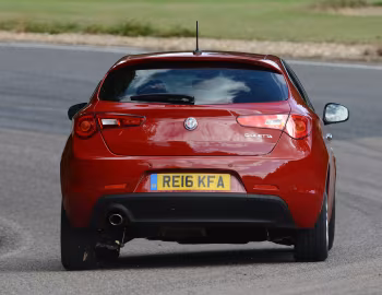 Alfa Romeo Giulietta [UK-spec] (940) '2016–19