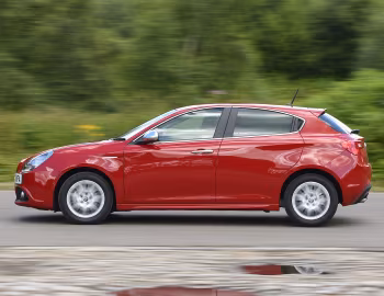 Alfa Romeo Giulietta [UK-spec] (940) '2016–19