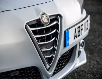 Alfa Romeo Giulietta [UK-spec] (940) '2014–16