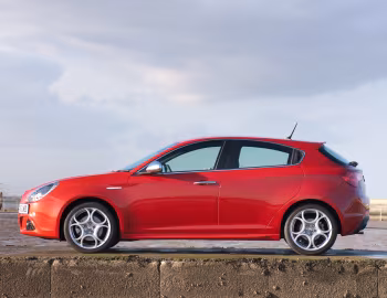 Alfa Romeo Giulietta [UK-spec] (940) '2010–14