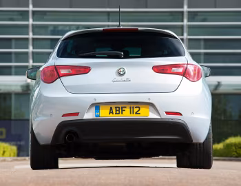 Alfa Romeo Giulietta [UK-spec] (940) '2014–16