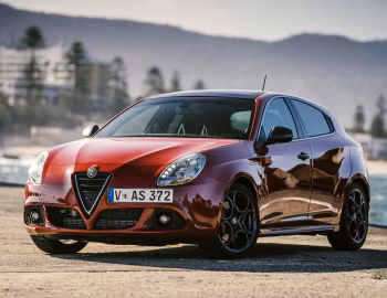 Alfa Romeo Giulietta Quadrifoglio Verde [Australia] (940) '2015–16