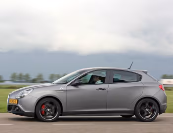 Alfa Romeo Giulietta Quadrifoglio Verde Launch Edition [Worldwide] (940) '2014