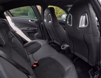 Intérieur Alfa Romeo Giulietta Quadrifoglio Verde Launch Edition [UK-spec] (940) '2014