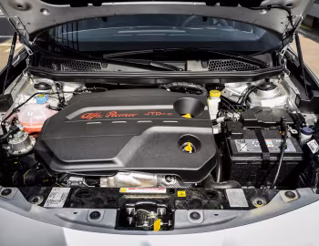 Sous la capuche Alfa Romeo Giulietta QV Line [Worldwide] (940) '2014–16