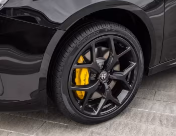 Alfa Romeo Giulietta Sport Veloce Giallo Corsa Pack (940) '2019–20