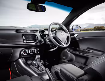 Interior Alfa Romeo Giulietta Sportiva [UK-spec] (940) '2014