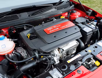 Sous la capuche Alfa Romeo Giulietta Sportiva [UK-spec] (940) '2014