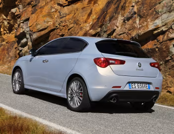 Alfa Romeo Giulietta Sportiva [Worldwide] (940) '2013–14