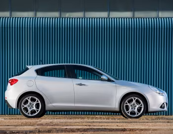 Alfa Romeo Giulietta [UK-spec] (940) '2014–16