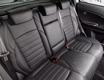 Інтер'єр Alfa Romeo Giulietta Veloce [Japan] (940) '2017–18