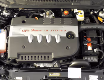 Sous la capuche Alfa Romeo 156 Sportwagon "Black Edition" [Germany] (932B) '2003–04