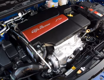 Sous la capuche Alfa Romeo Brera [UK-spec] (939D) '2008–10