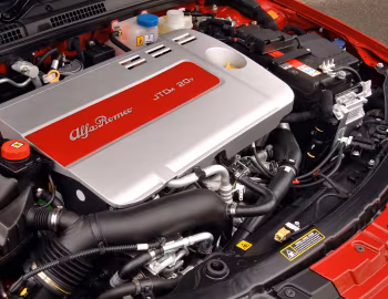 Sous la capuche Alfa Romeo Brera [UK-spec] (939D) '2006–08