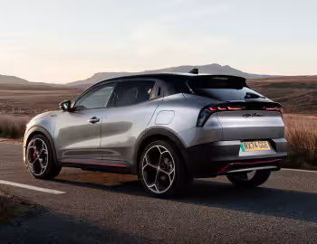 Alfa Romeo Junior Elettrica Veloce [UK-spec] (966) '2025–pr.