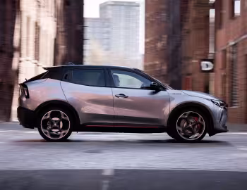 Alfa Romeo Junior Elettrica Veloce [UK-spec] (966) '2025–pr.