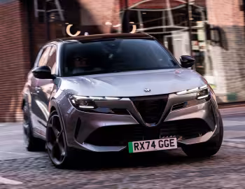 Alfa Romeo Junior Elettrica Veloce [UK-spec] (966) '2025–pr.
