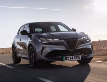 Alfa Romeo Junior Elettrica Veloce [UK-spec] (966) '2025–pr.