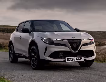 Alfa Romeo Junior Ibrida [UK-spec] (966) '2024–pr.