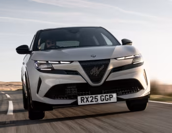 Alfa Romeo Junior Ibrida [UK-spec] (966) '2024–pr.
