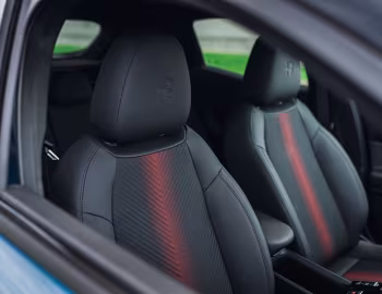 Intérieur Alfa Romeo Junior Ibrida [Japan] (966) '2025–pr.