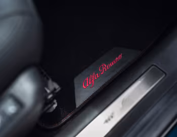 Intérieur Alfa Romeo Junior Ibrida [Japan] (966) '2025–pr.
