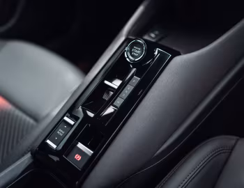 Intérieur Alfa Romeo Junior Ibrida [Japan] (966) '2025–pr.
