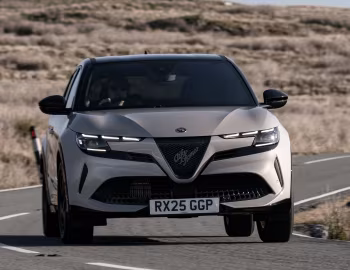 Alfa Romeo Junior Ibrida [UK-spec] (966) '2024–pr.
