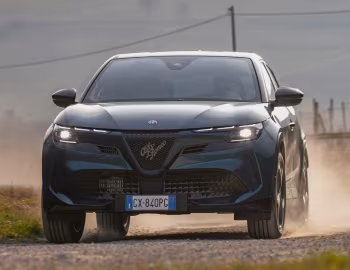 Alfa Romeo Junior Ibrida Q4 (966) '2025–pr.