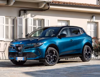 Alfa Romeo Junior Ibrida Q4 (966) '2025–pr.