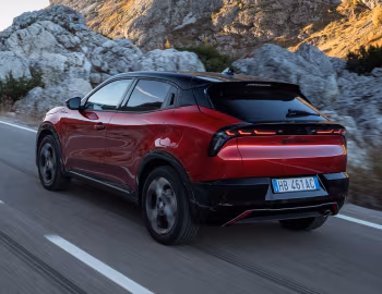 Alfa Romeo Junior Ibrida Q4 Edizione Milano Cortina 2026 [Italy] (966) '2025–26
