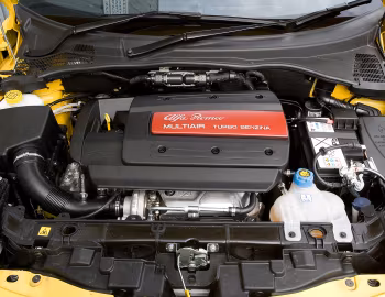 Sous la capuche Alfa Romeo MiTo Cloverleaf (955) '2010–11