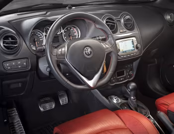 Интерьер Alfa Romeo Mito Veloce (955) '2016–18