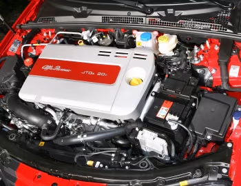 Bajo el capó Alfa Romeo Spider (939E) '2006–08