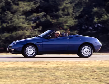Alfa Romeo Spider (916S) '1995–98