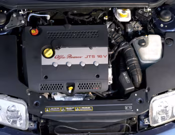 Sous la capuche Alfa Romeo Spider [Worldwide] (916S) '2003–04