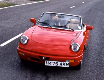Alfa Romeo Spider 2.0 RHD conversion by Seaking (115.A1) '1990–93