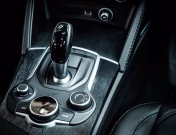 Intérieur Alfa Romeo Stelvio [Japan] (949) '2018–pr.