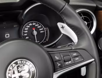 Intérieur Alfa Romeo Stelvio [Japan] (949) '2018–pr.