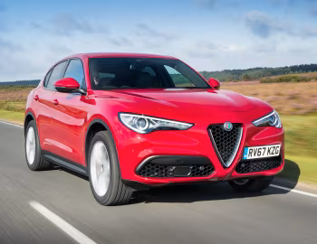 Alfa Romeo Stelvio [UK-spec] (949) '2017–pr.