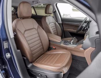 Интерьер Alfa Romeo Stelvio [Worldwide] (949) '2017–н.в.