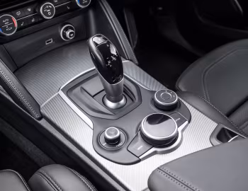 Intérieur Alfa Romeo Stelvio [UK-spec] (949) '2017–pr.