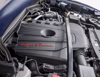 Sous la capuche Alfa Romeo Stelvio [Worldwide] (949) '2017–pr.