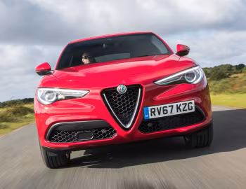 Alfa Romeo Stelvio [UK-spec] (949) '2017–pr.
